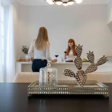 Living4malaga Echegaray Grand Luxe * Málaga